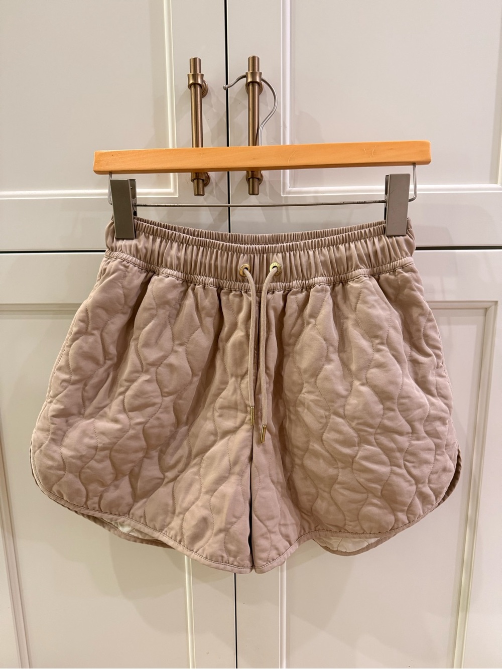 Varley Catrine Quilted Drawstring Shorts Small